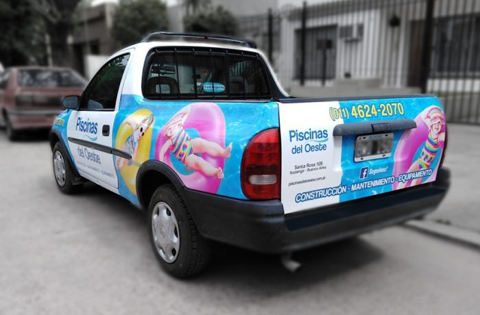 Camioneta Piscinas del Oeste